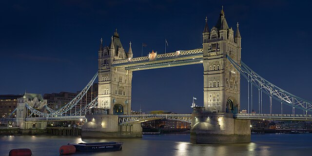 640px-Tower_Bridge_London_Feb_2006.jpg